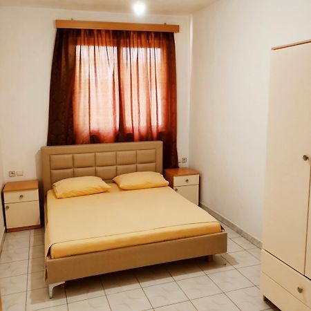 Mejdi Apartments Sarandë Habitación foto