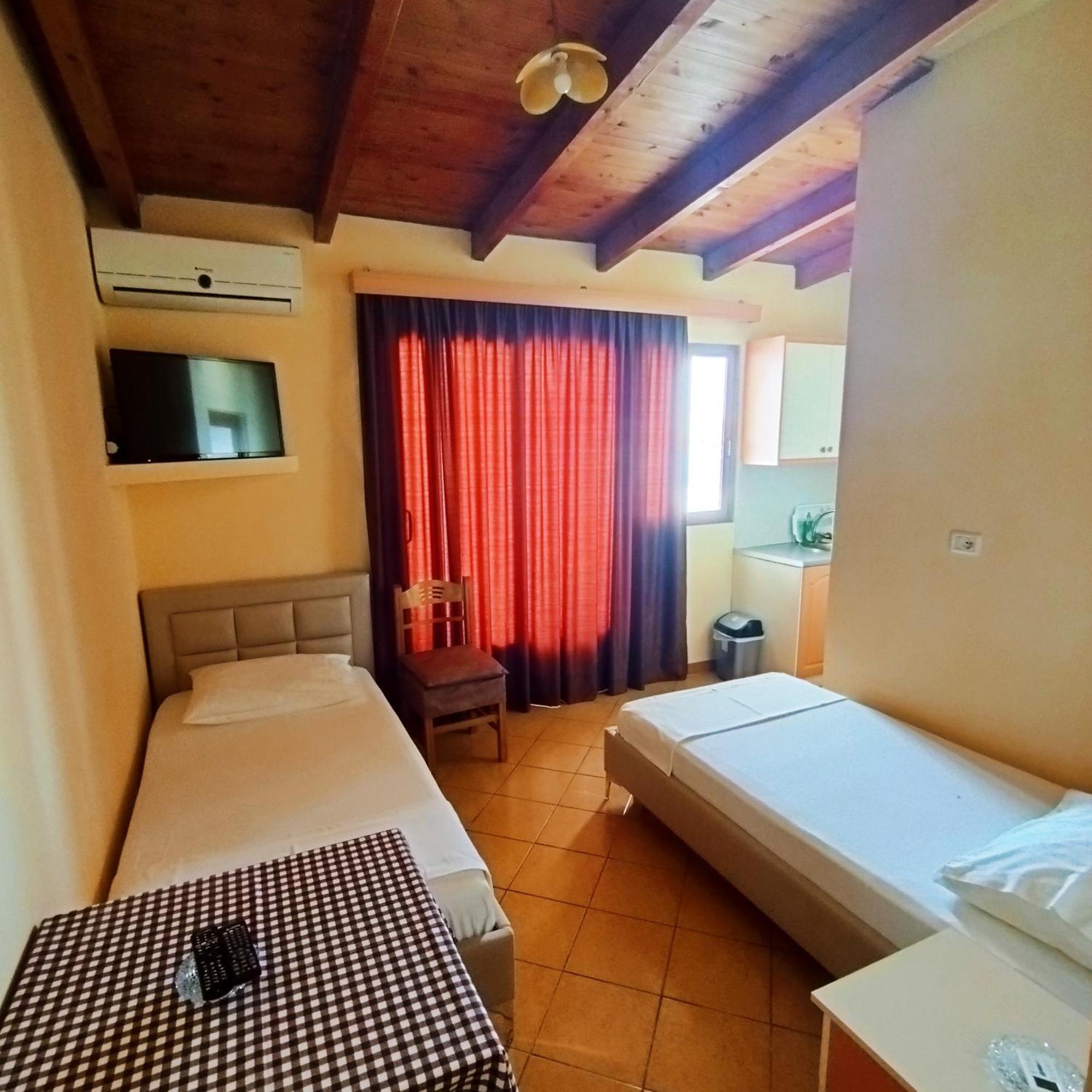 Mejdi Apartments Sarandë Habitación foto
