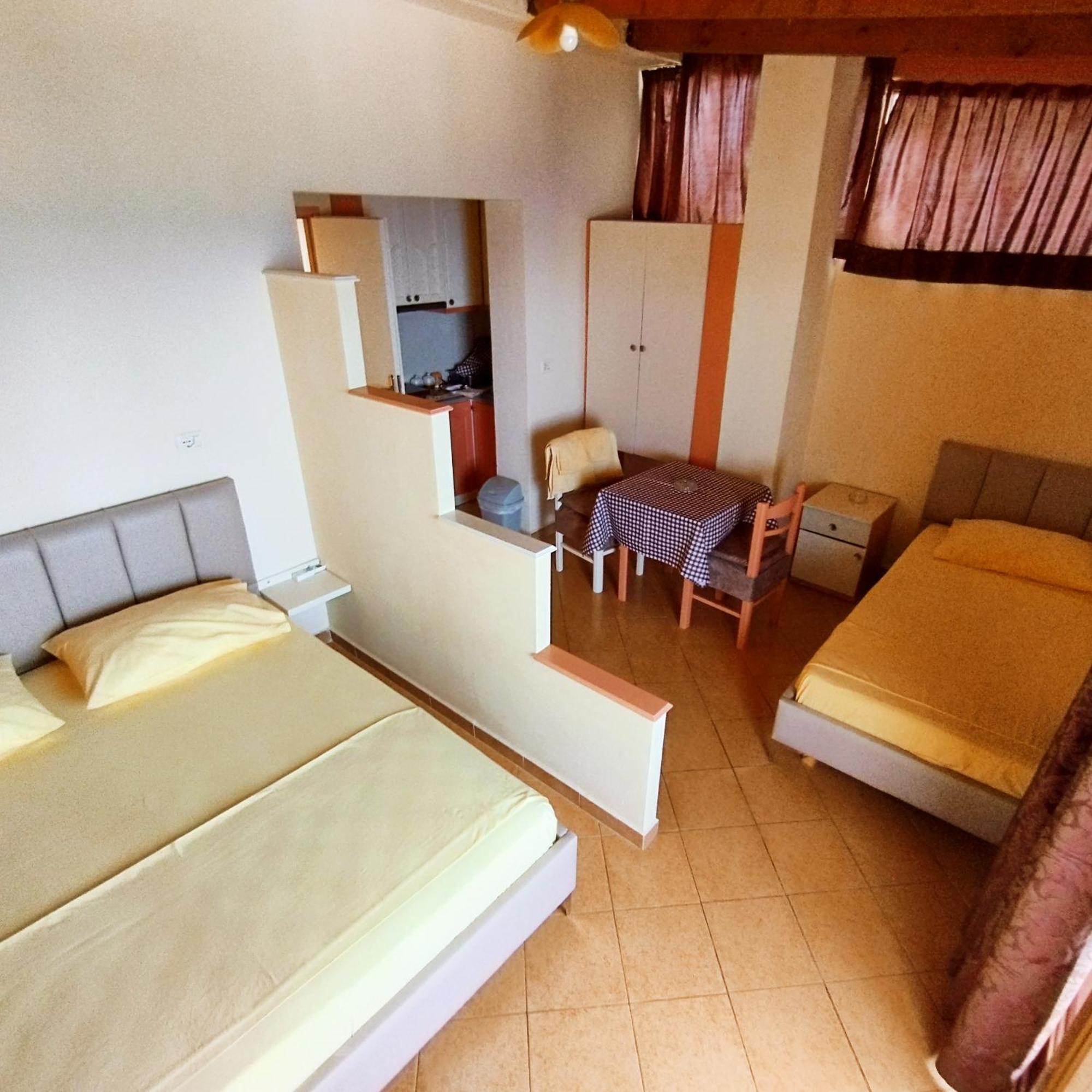 Mejdi Apartments Sarandë Habitación foto