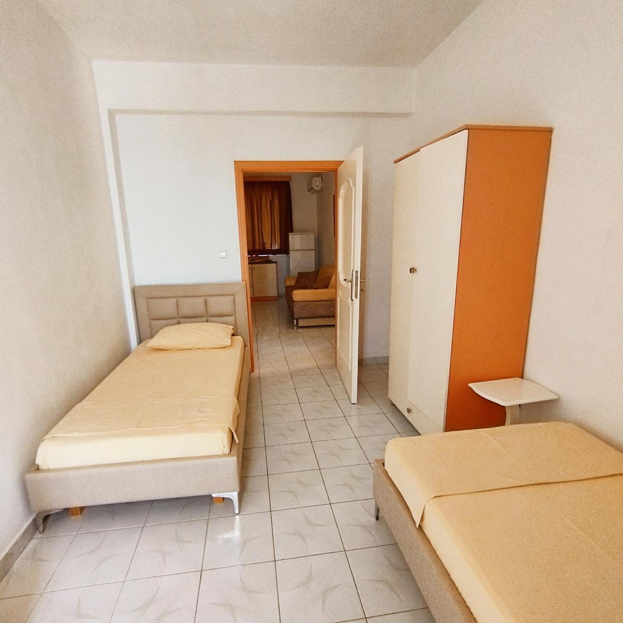 Mejdi Apartments Sarandë Habitación foto